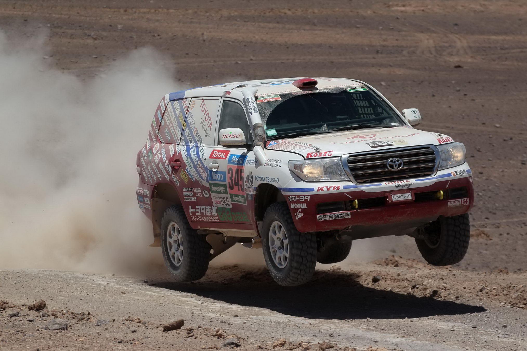 Hilux of Giniel De Villiers (#303 Imperial Toyota) drove aggressively and finished 2nd in the stage A total of four Hiluxes finished in the top 10 today