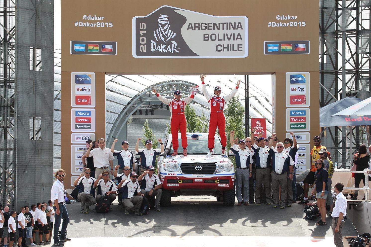 The DAKAR 2015 Ends in Burenos Aires with Three Hiluxes in the Top 10. 