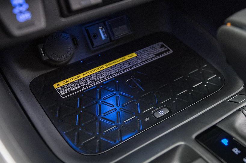 2019-Toyota-RAV4-Hybrid-phone-charging-station2.jpg