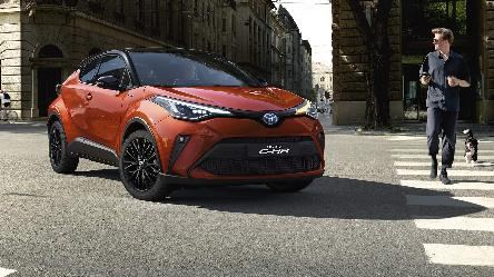 toyota-c-hr-2019-gallery-006-full_tcm-11-1776339.jpg