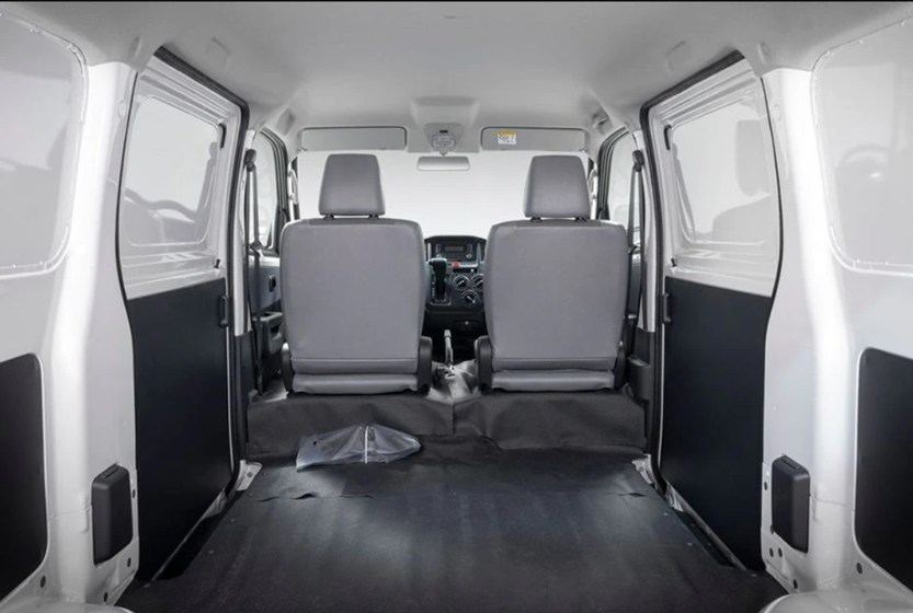 LiteAce_Interior7.jpg