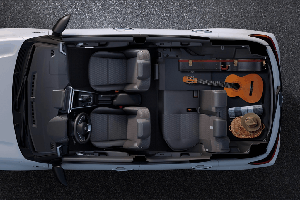 selling-points-amazingly-spacious-interior.png