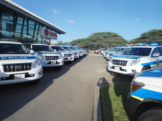 Cordia orguyoso di suministra Cuerpo Policial Aruba cu Toyotanan optimal