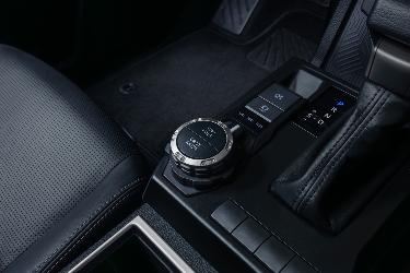 4RUNNER_int2.jpg