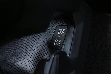 4RUNNER_int7.jpg