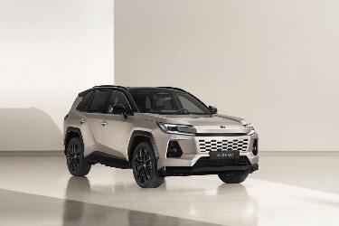 Low angle side view of the new RAV4 highlighting its higher body ground clearance